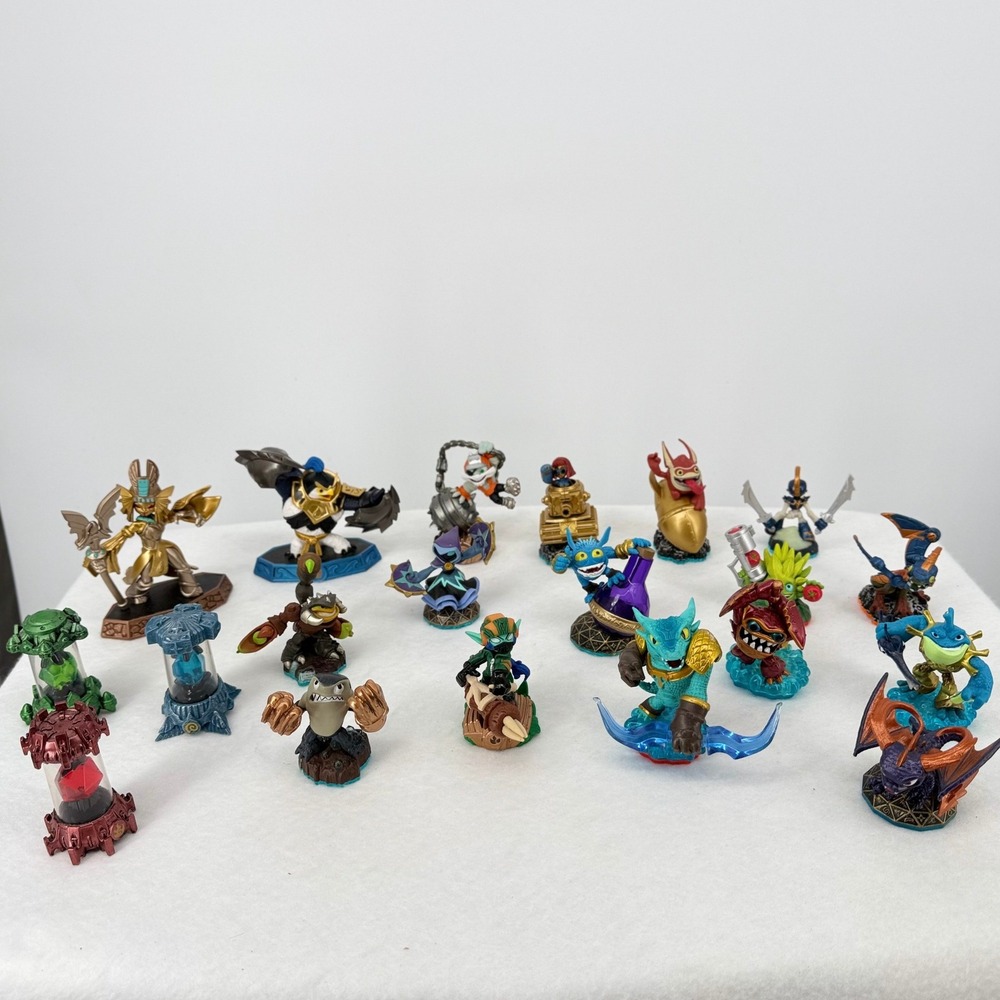 Skylanders Lot of 20 Figures Traps Vehicles King Pen Golden Queen Terrafin